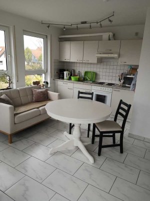 Gepflegte, helle 2-Zimmer-Wohnung in Großbettlingen mit Balkon und Ausblick