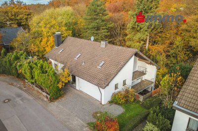 Familienfreundliches Einfamilienhaus mit Einliegerwohnung und Doppelgarage auf Traumgrundstück