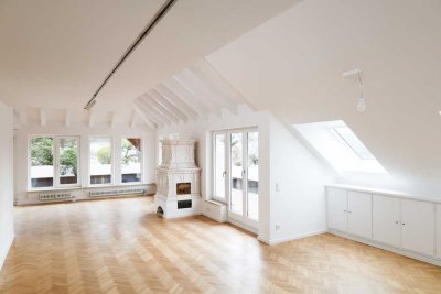 Großzügige umfassend renovierte/sanierte Dachgeschosswohnung in Harlaching