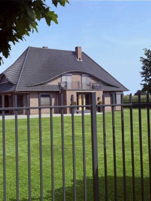 Modernes Wohnhaus mit luxuriösem Poolbereich, großer Terrasse und 5.000m2 Grundstück in Visbek