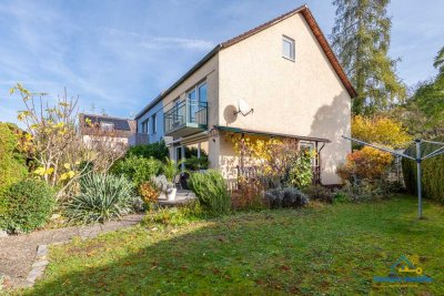 Liebevoll modernisiertes Zuhause mit idyllischem Garten und Garage im begehrten R-Westen