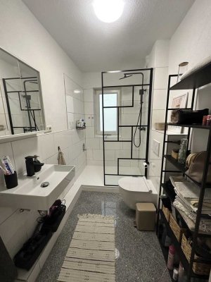 Schöne moderne 2,5-Zimmer Wohnung Zentrum Landaus