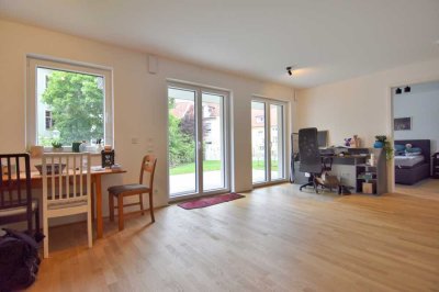 Wunderschöne neuwertige 2-Zimmer-EG-Wohnung mit Terrasse und Tiefgaragenstellplatz!