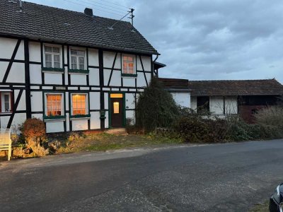 "Charmantes Fachwerk-Landhaus mit Nebengebäuden und großem Gestaltungspotenzial in idyllischer Lage
