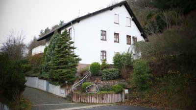 Provisionfrei - Großzügiges Einfamilienhaus mit Fernblick und Einliegerwohnung