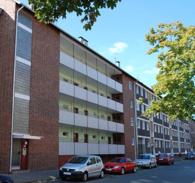 IDEAL FÜR STUDENT ODER BERUFSPENDLER Hainholz nähe Uni helle-renovierte 1- Zi. Whg. m. Balkon