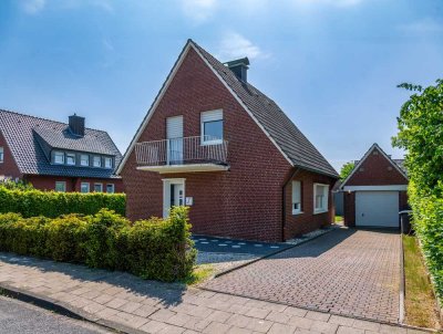 Ruhiges Wohnen mit großem Garten - Einfamilienhaus mit Region typischer Ziegelfassade