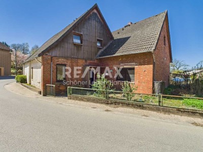 Teilsaniertes Mehrfamilienhaus- 2 separate Wohnungen- für Kapitalanleger und Mehrgenerationennutzung