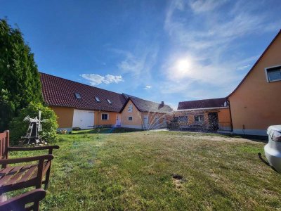 Haus mit Anliegerwohnung und Scheune