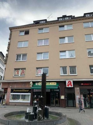 Auto? Unnötig! Mitten in der City: zentrale 4-Zimmer-Wohnung (keine Zahlung über das  Jobcenter)