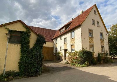 Schönes Ein-/Zweifamilienhaus mit Nebengebäuden in einem Teilort von Weikersheim