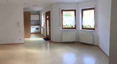 Freundliche und gepflegte 2-Zimmer-Souterrain-Wohnung in Laichingen