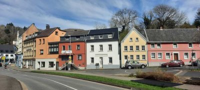 kernsaniertes historisches Einfamilienhaus mit 1-2 Einliegerwohnungen, Hof, Nebengebäude und Garten