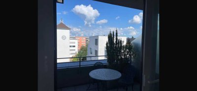 Exklusive, neuwertige 1-Raum-DG-Wohnung mit lux. Innenausstattung mit Balkon und EBK