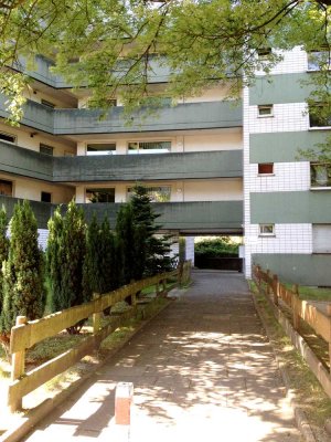 Schöne 4 Zimmerwohnung mit 80 m² und Balkon in zentraler Lage zum selbstgestalten