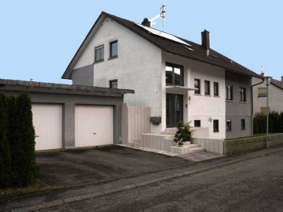 Modernisiertes attraktives Zweifamilienhaus - Top Kapitalanlage