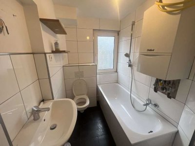 Modernisierte 3-Zi.-Whg. im 2.OG eines gepflegten Mehrfamilienhauses