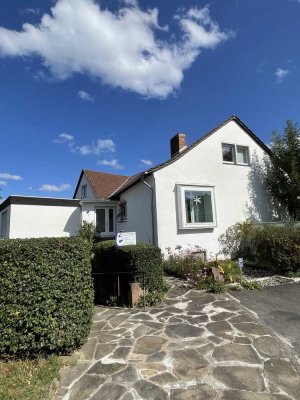 Großzügige Wohnung mit Balkon + Holzofen in guter Lage in Grebendorf (Gemeinde 37276 Meinhard)