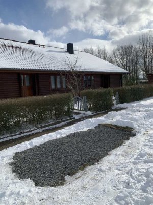 Gemütliche Haushälfte mit Kaminofen und Garten – ideal für 1–2 Personen