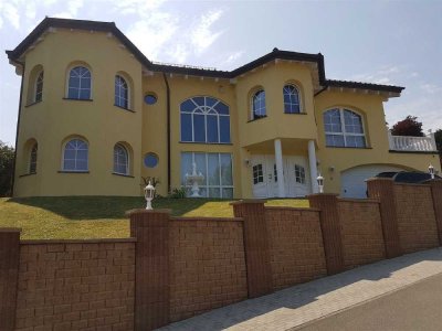 Top gepflegte, exklusive Villa in ruhiger Wohnlage