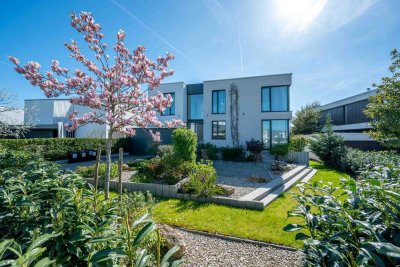 Ihr neues Zuhause zur Miete: Luxus Architekten-Villa mit ELW in bester Riedberg Lage (teilmöbliert)