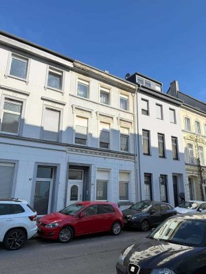 2. Zimmer-Wohnung mit EBK & Garten/Innenhof in Krefeld-Cracau