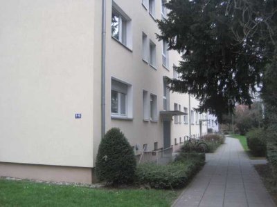 Top ! Sanierte/Renovierte 1-Zimmer-Wohnung in zentraler Lage  Anmietung ab 22.08.2025