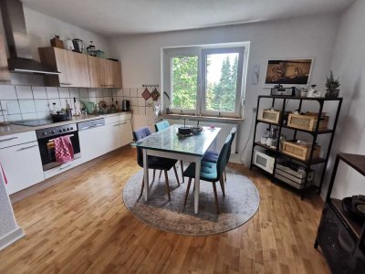 Ihr Zuhause mit zwei Zimmern und großer Wohnküche