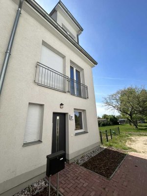Neubau-Erstbezug! Familienfreundliches Reiheneckhaus mit Garten, Dachterrasse & Stellplatz