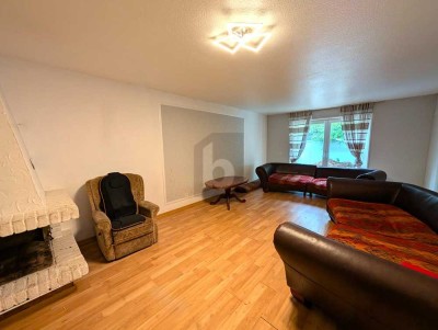 WOHNEN UND ARBEITEN IN RUHIGER LAGE