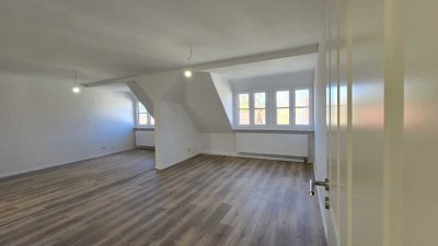 Dachgeschoss Wohnung in Falkensee  - Total Saniert