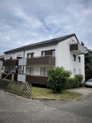 Erstbezug nach Sanierung, 3-Raum-Wohnung, EBK, Balkon, Garage