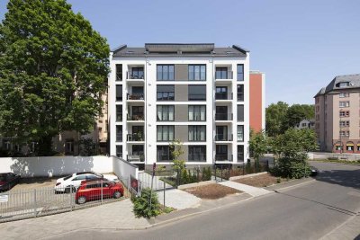 Penthauswohnung mit Dachterrasse: 2-Zimmer-Wohnung mit Einbauküche im Zentrum zu vermieten!