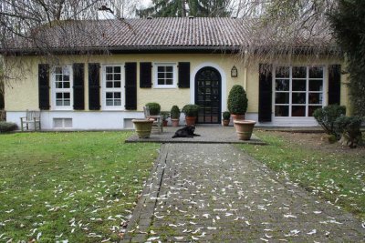 Exklusives Landhaus am Botanischen Garten mit wunderschönen Grundstück