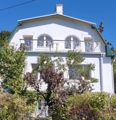 Frisch renoviertes freistehendes Einfamilienhaus in grüner und ruhiger Lage