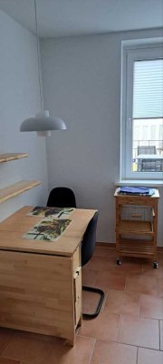 möbliert: im  Herzen der Stadt-  bis 5 Pers. möglich :  City - Wohnung - 1. Stock m. Dachterrasse!!
