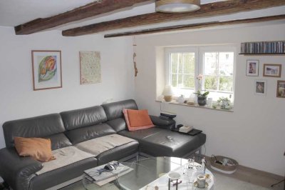 Exklusive, vollständig renovierte 4-Raum-Maisonette-Wohnung mit Balkon und EBK in Lautrach