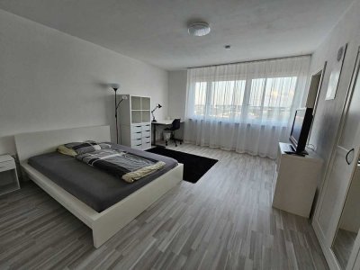 Vollständig Möblierte 1-Zimmer-Wohnung mit Balkon & Einbauküche in U-Bahn U1 Nähe Messe/Universität