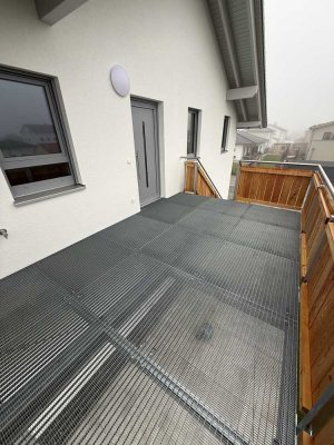 Neubau 2,5-Zimmer Wohnung im 1. OG mit Balkon in Rain