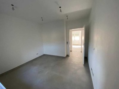 ERSTBEZUG nach Kernsanierung, moderne 2,5 Zimmer ,2 OG Wohnung in zentraler Lage  Witten