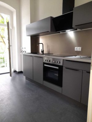 Neu renovierte  3- Raum Wohnung mit Einbauküche und Balkon