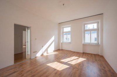 ++NEU++3 Zimmer Altbauwohnung (sanierungsbedürftig) - Umbau-Potenzial