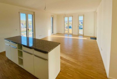 3-Zimmer-Penthouse-Wohnung mit Einbauküche und Loggia in Bad Vilbel