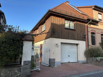 Helle möblierte 2,5-Maisonette-Wohnung  im Nebenbau einer alten Villa in Hirschberg