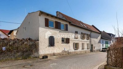 Sanierungsbedürftige Hofreite mit Potenzial im Weinanbaugebiet
