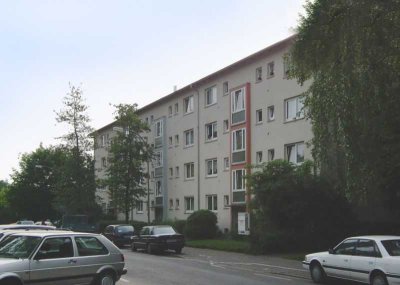 3-ZKB-Wohnung in Frankfurt-Hausen kurzfristig zu vermieten!