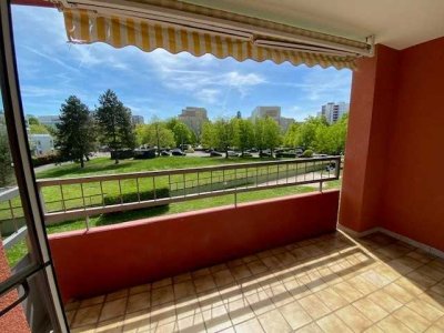 großzügige, sonnige 1,5-Zimmer Wohnung im 2. OG mit Balkon in Pforzheim/Haidach