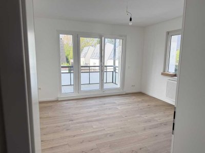 Sehr schöne 3 Zi. Whg., mit Einbauküche (neu),  großer Terasse in Rodenkirchen-Weiß ,