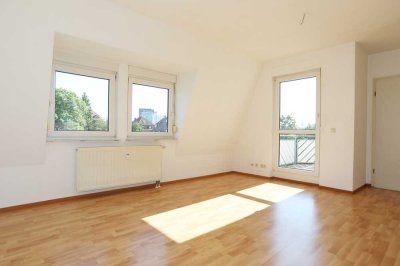 Top Kapitalanlage: 1-Zimmer-Dachgeschoss-Wohnung mit Süd-Balkon in Ludwigsburg