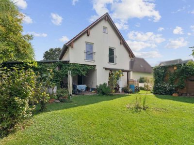 Ideal gelegenes Einfamilienhaus in Mühldorf-Mößling. Sehr gute Anbindung nach München ca. 40 Min.